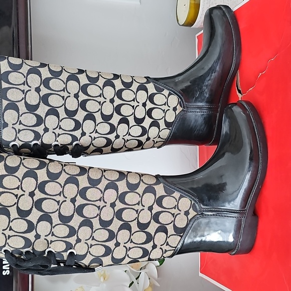 Coach Tristee Signature Shiny Rubber Rain Boot Black/Cream sz 7 - Picture 1 of 11